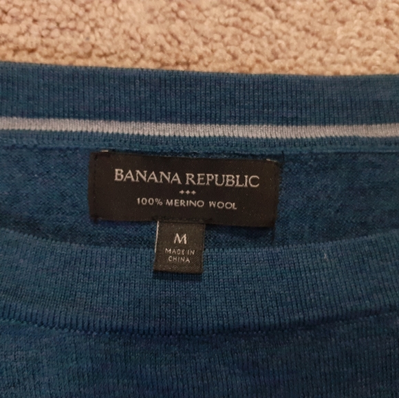 Banana Republic 100% Wool Sweater - Picture 3 of 5